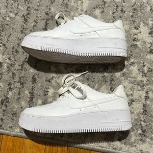 Air Force 1 Sage low “triple white”